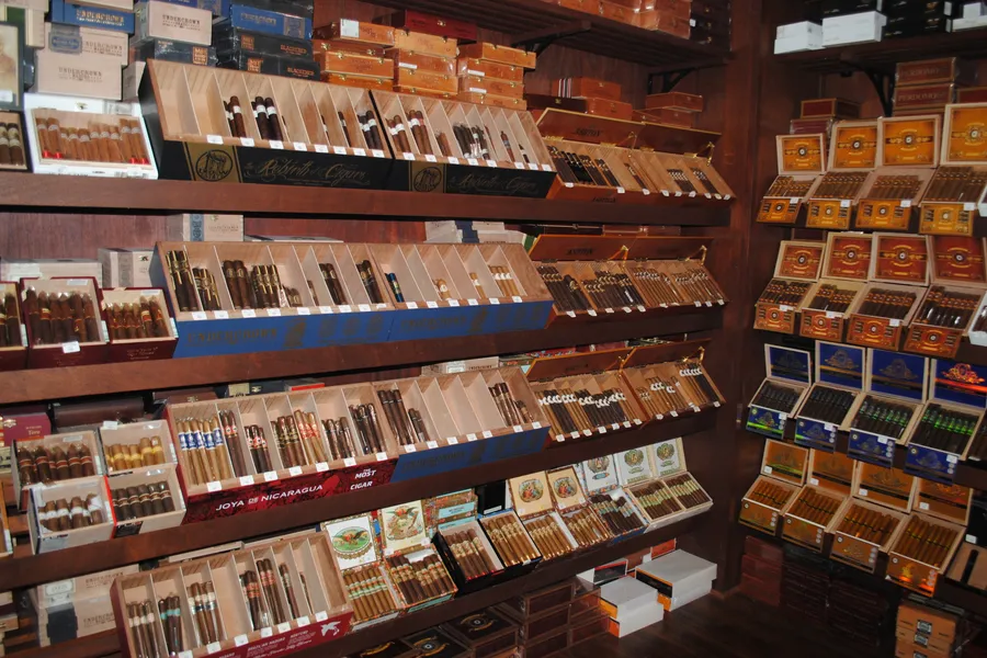 Churchill's Phoenix humidor — Ashton and Perdomo cigars